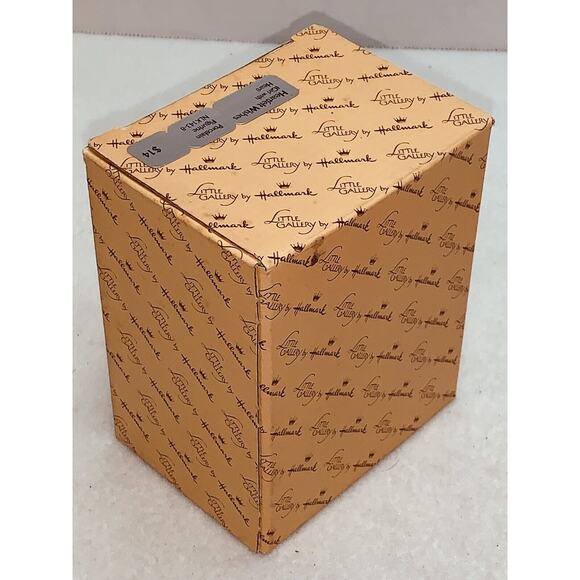 Hallmark 1983 Girl With Heart Heartfelt Wishes Porcelain Figurine Mary Hamilton - Picture 14 of 14